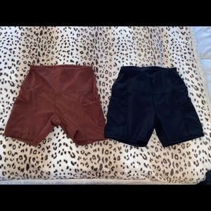 Athletic shorts with pockets